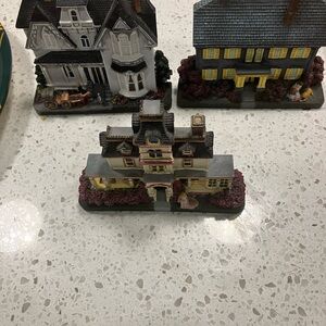 Catherine Karnes Munn Miniature House Collectible Figurines Set